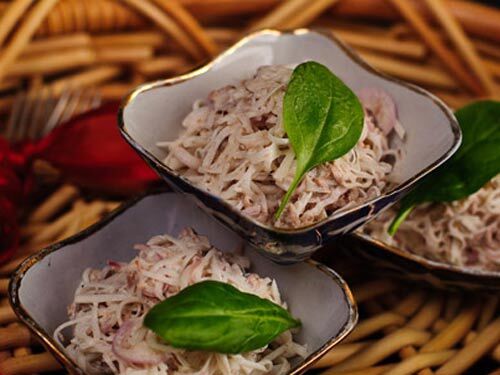 Салат из свинины с редькой и репчатым луком Салат из свинины с редькой и репчатым луком